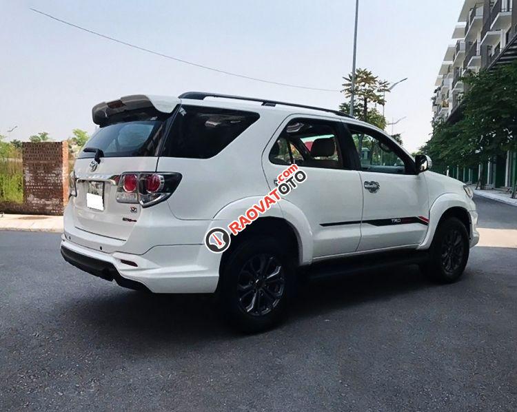 Bán Toyota Fortuner TRD Sportivo 4x2 AT sản xuất 2016, màu trắng  -2