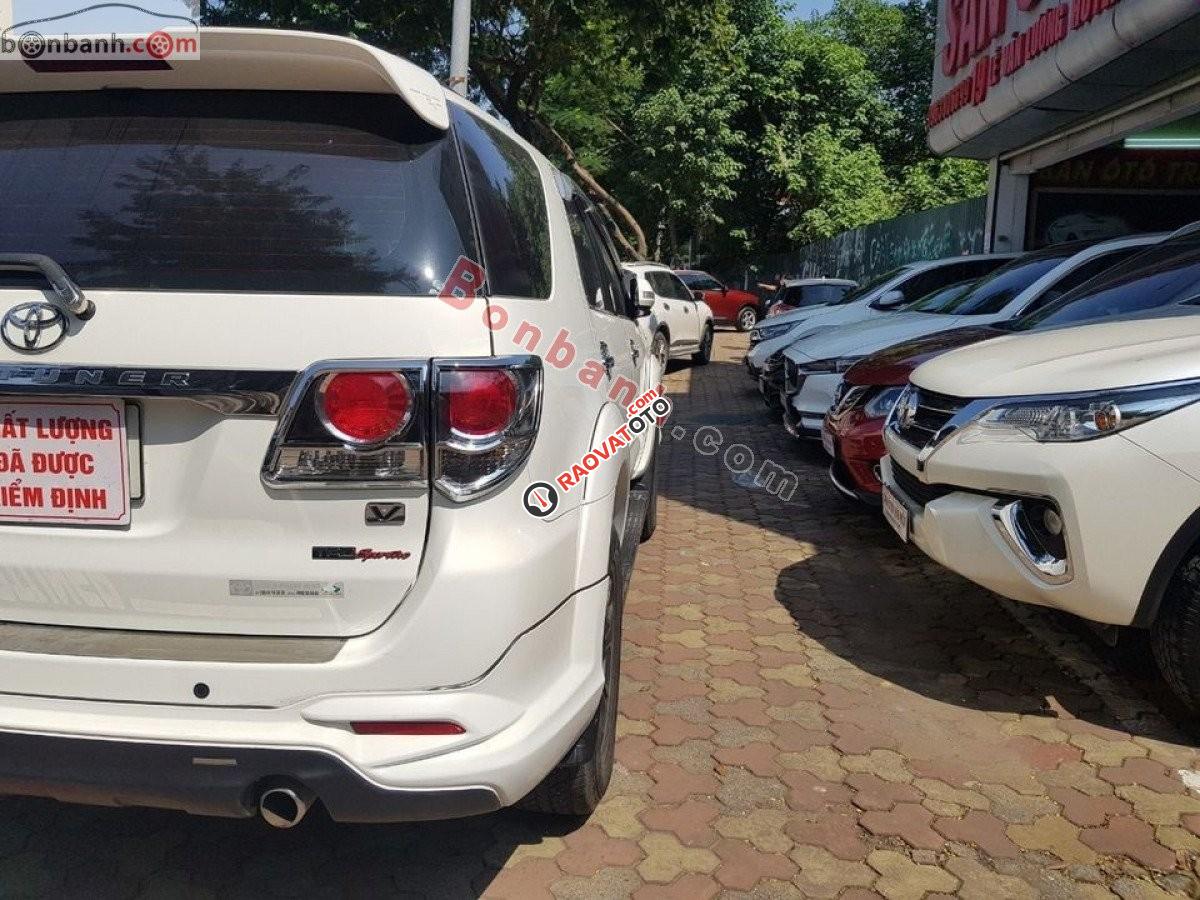 Bán Toyota Fortuner TRD Sportivo 4x2 AT năm sản xuất 2016, màu trắng, giá tốt-3