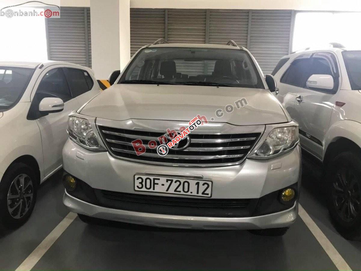 Cần bán gấp Toyota Fortuner 2.7V 4x4 AT đời 2014, màu bạc-5