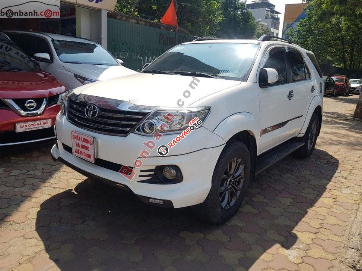 Bán Toyota Fortuner TRD Sportivo 4x2 AT năm sản xuất 2016, màu trắng, giá tốt-5