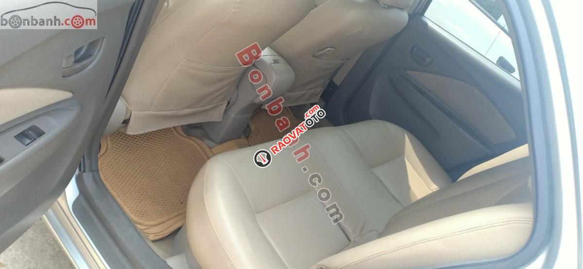 Cần bán gấp Toyota Vios MT năm 2011, màu xám còn mới, giá tốt-4