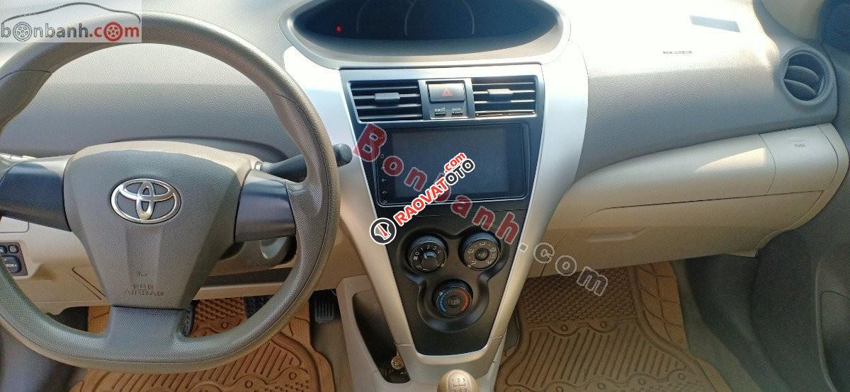 Cần bán gấp Toyota Vios MT năm 2011, màu xám còn mới, giá tốt-3