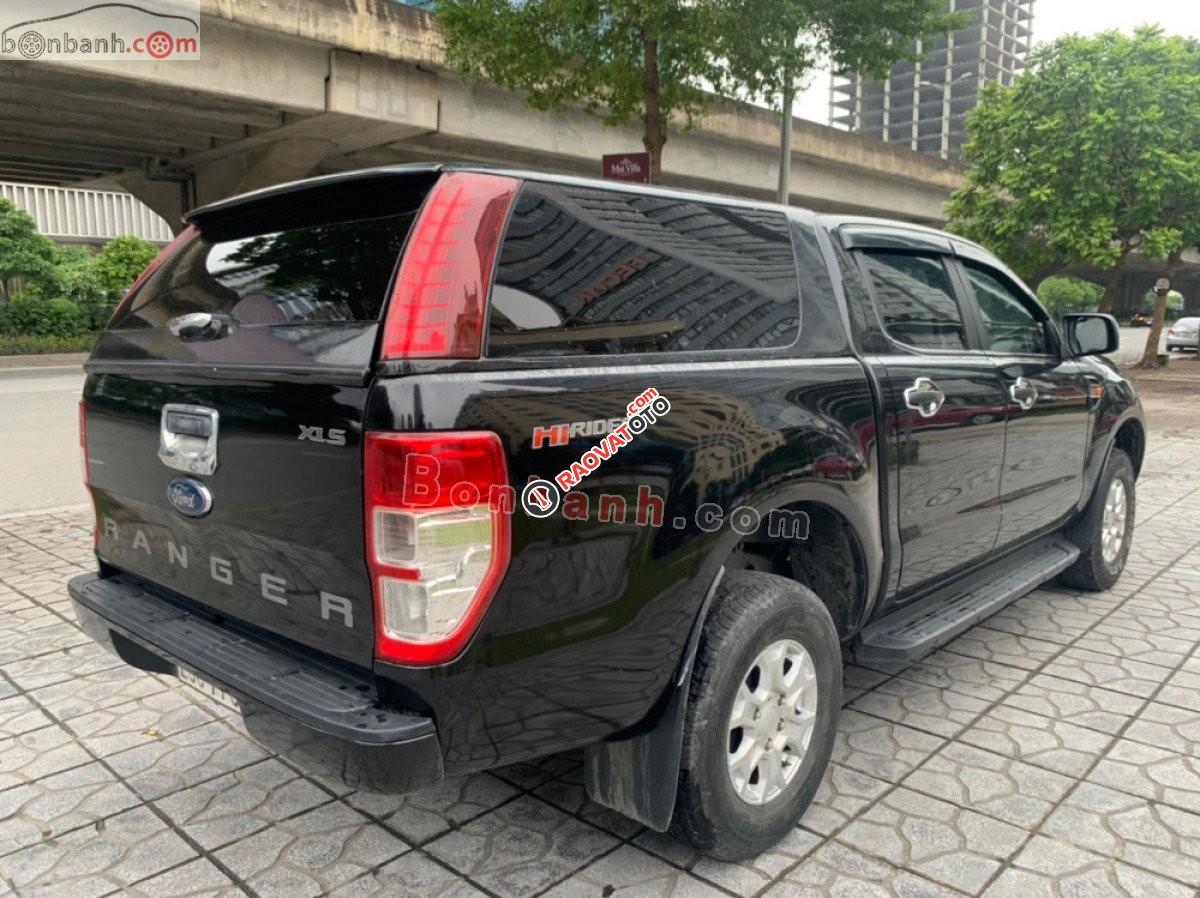 Cần bán Ford Ranger XLS 2.2L 4x2 MT đời 2017, màu đen, nhập khẩu giá cạnh tranh-6