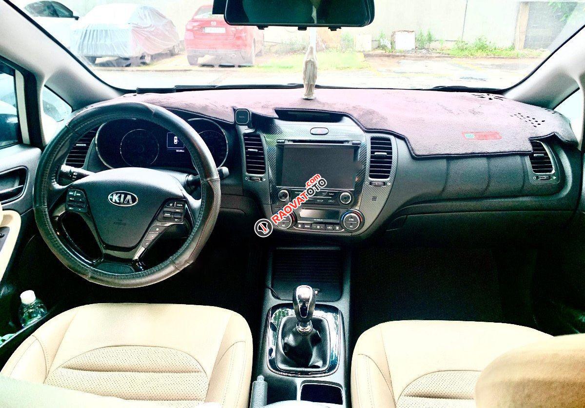 Cần bán Kia Cerato MT 2017, màu trắng giá cạnh tranh-4