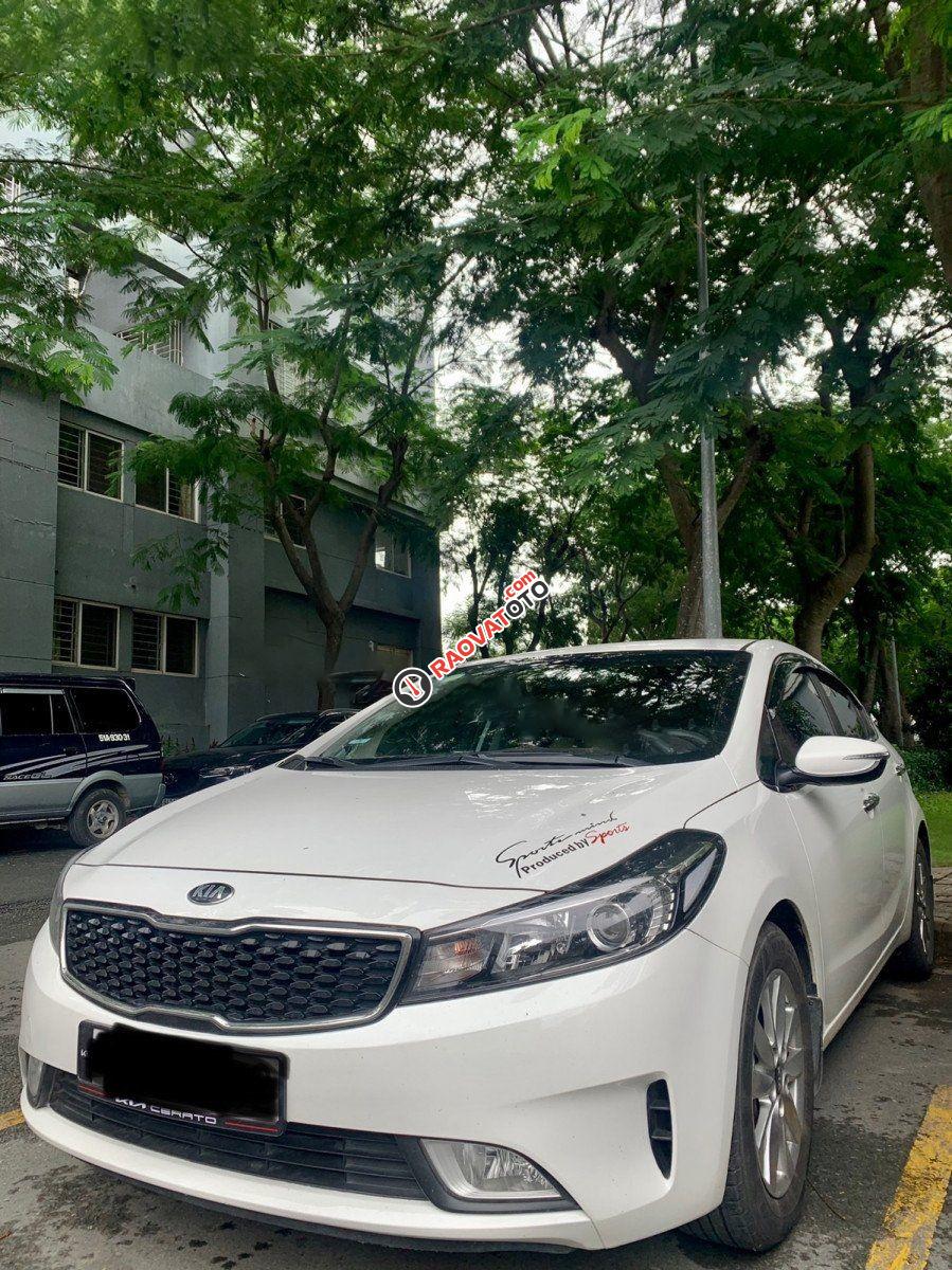Cần bán Kia Cerato MT 2017, màu trắng giá cạnh tranh-0