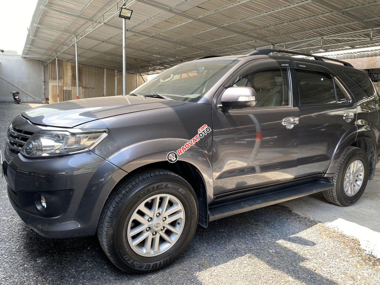 Toyota Fortuner 2012 máy xăng 1 cầu xe đẹp-4