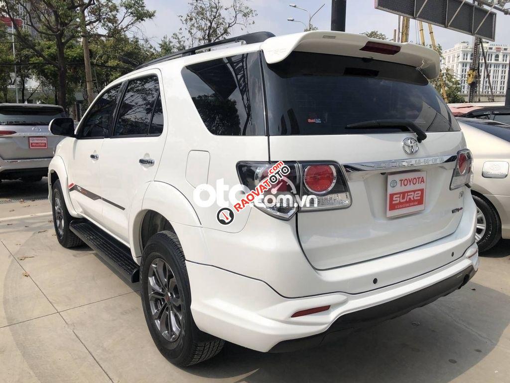 Bán ô tô Toyota Fortuner TRD Sportivo 2016, màu trắng-6