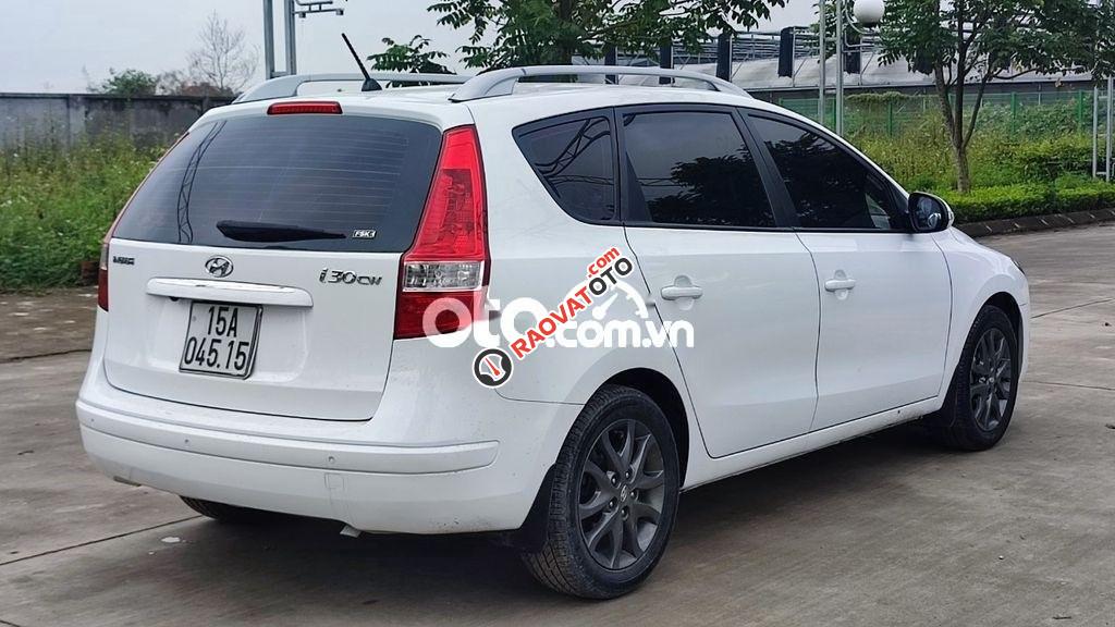 Cần bán gấp Hyundai i30 CW đời 2011, màu trắng, nhập khẩu Hàn Quốc-3