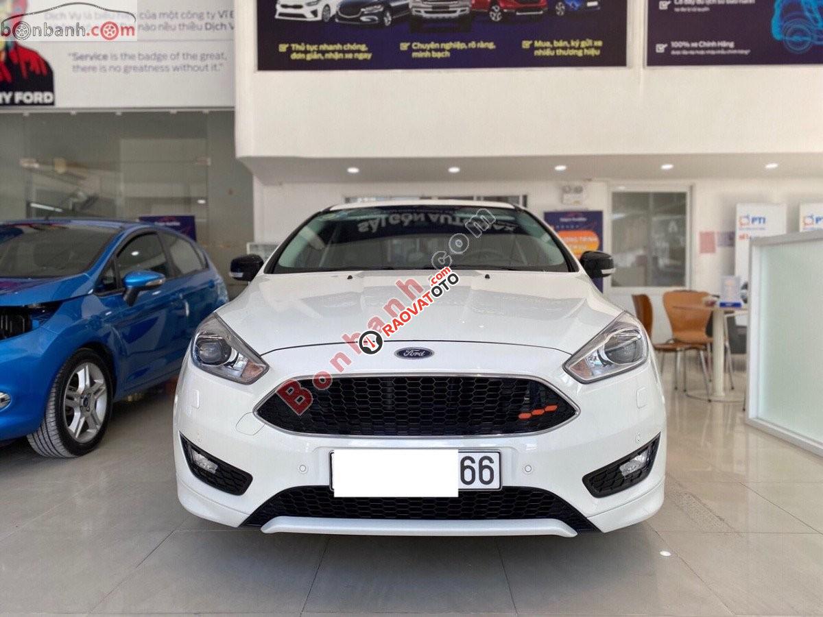 Cần bán Ford Focus Sport sản xuất năm 2016, màu trắng xe gia đình-8