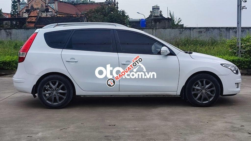 Cần bán gấp Hyundai i30 CW đời 2011, màu trắng, nhập khẩu Hàn Quốc-7
