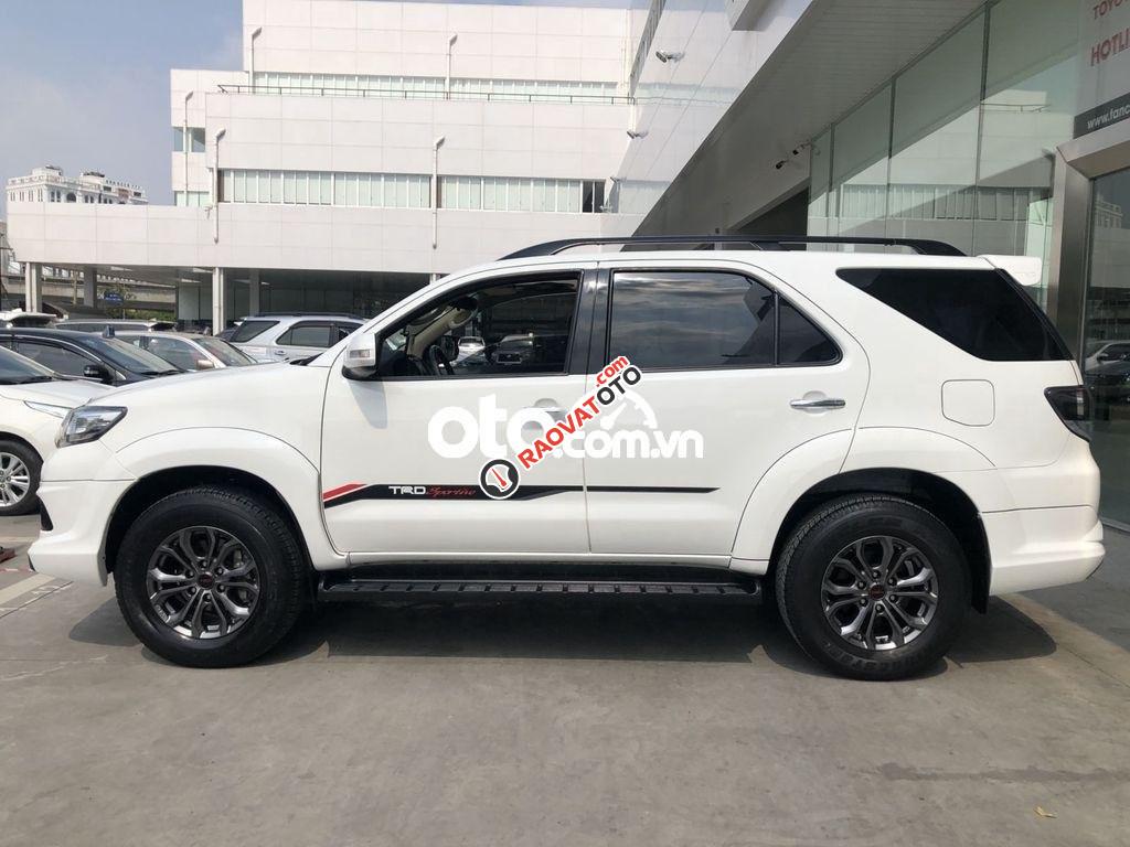 Bán ô tô Toyota Fortuner TRD Sportivo 2016, màu trắng-3