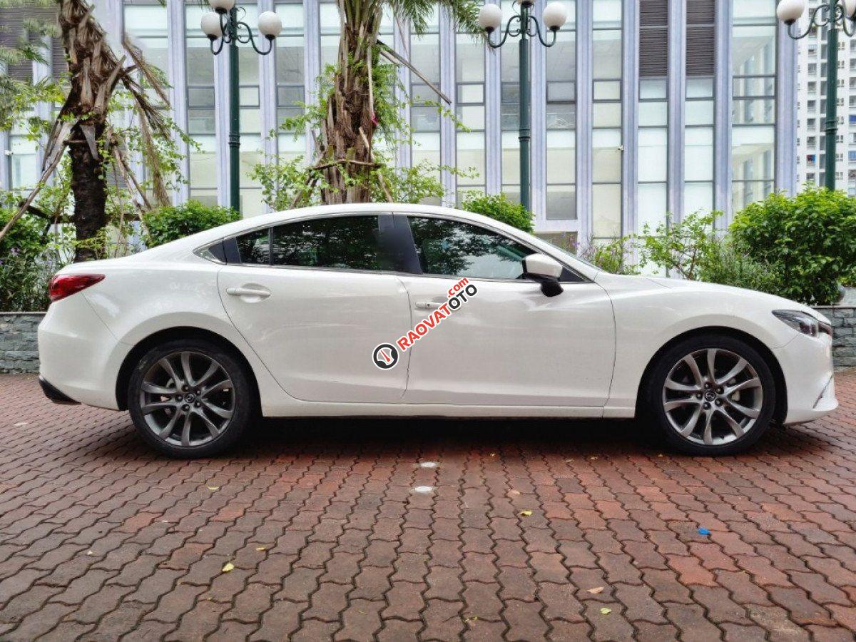 Bán Mazda 6 2.0L Premium năm 2017, màu trắng giá cạnh tranh-1