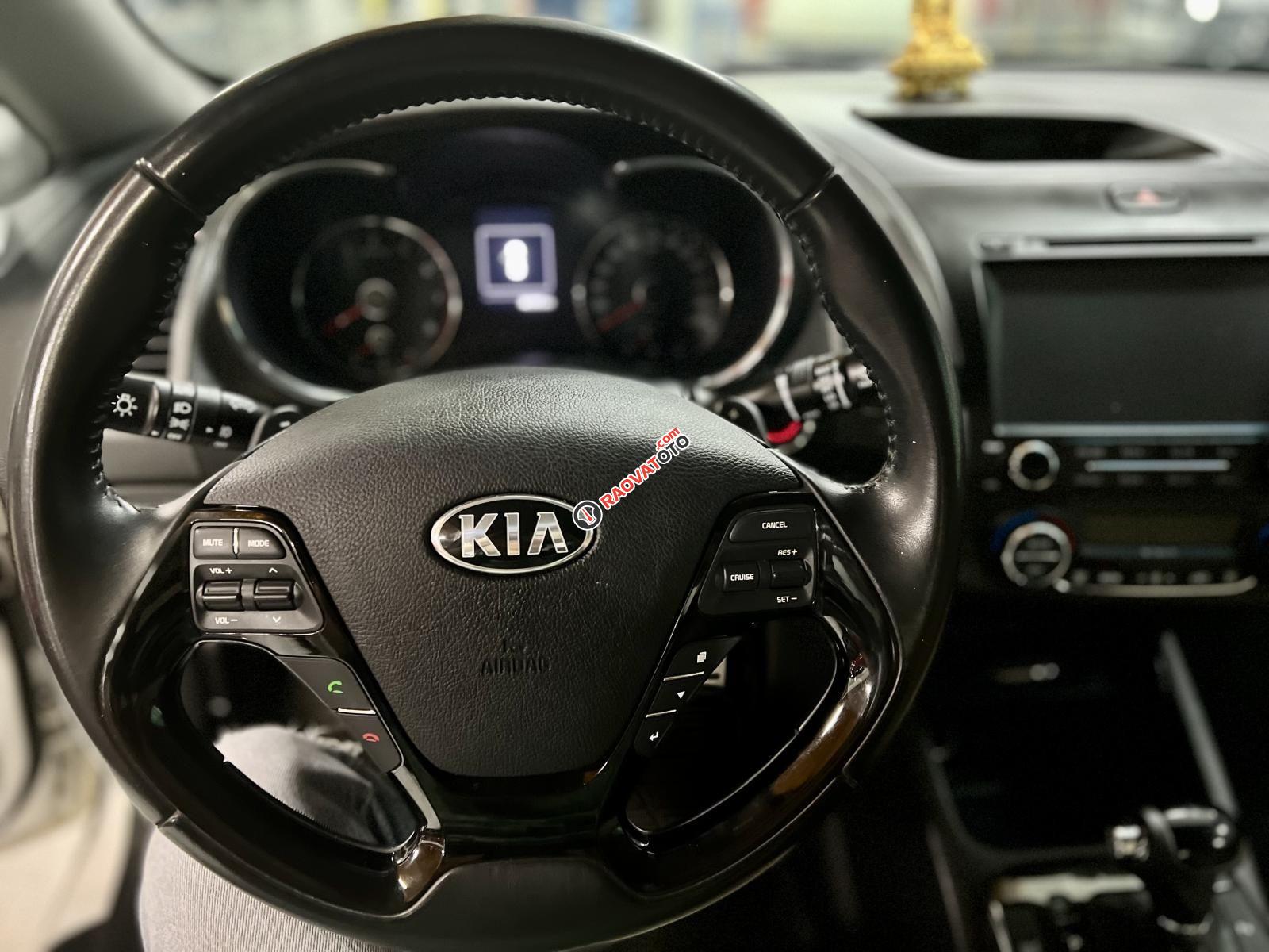 Cần bán gấp Kia Cerato 2.0AT sx năm 2017, giá cạnh tranh-2