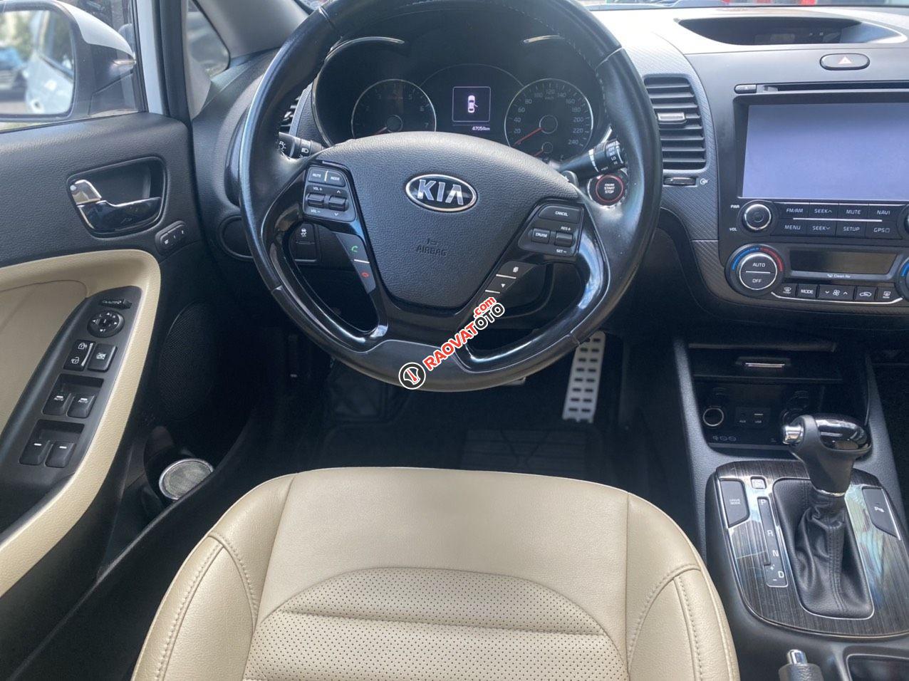 Cần bán gấp Kia Cerato 2.0AT sx năm 2017, giá cạnh tranh-10