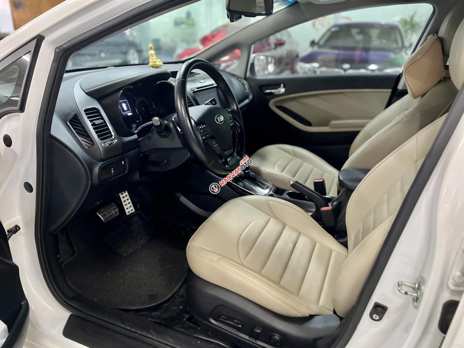 Cần bán gấp Kia Cerato 2.0AT sx năm 2017, giá cạnh tranh-3