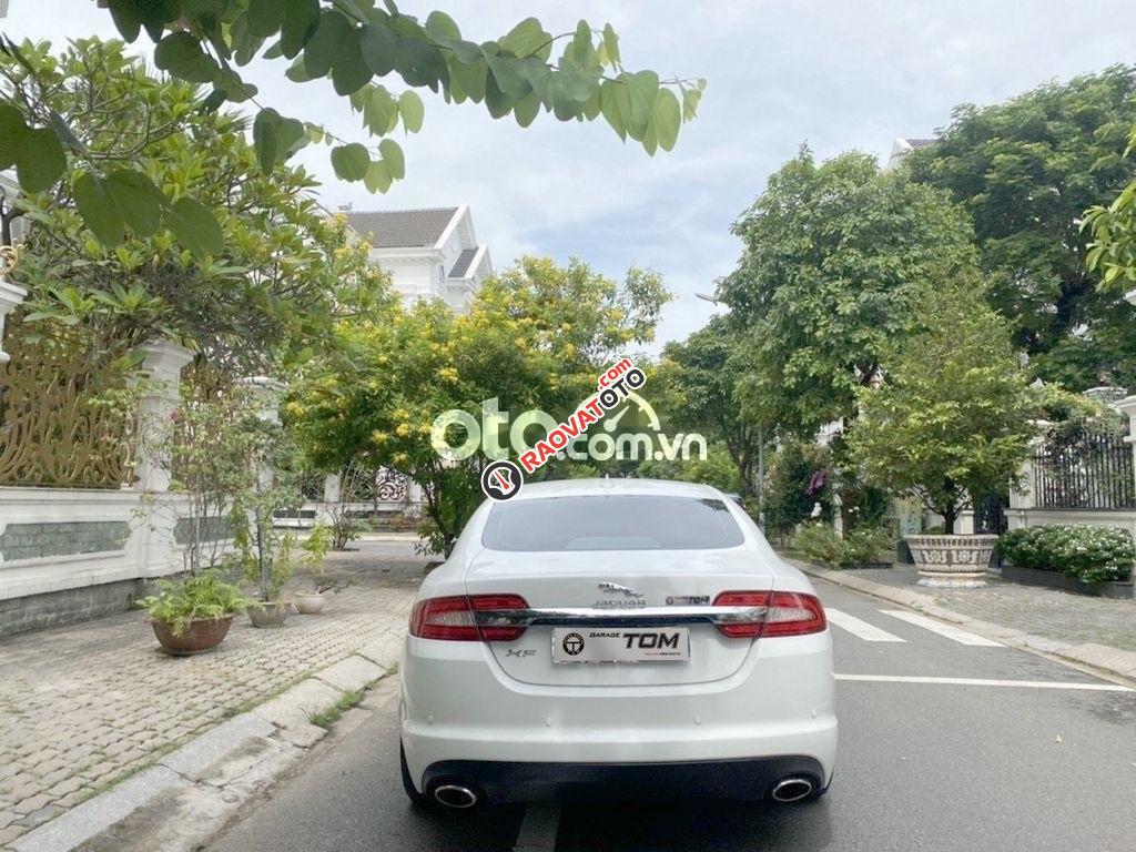 Bán Jaguar XF 2.0L 2014, màu trắng, nhập khẩu nguyên chiếc-2