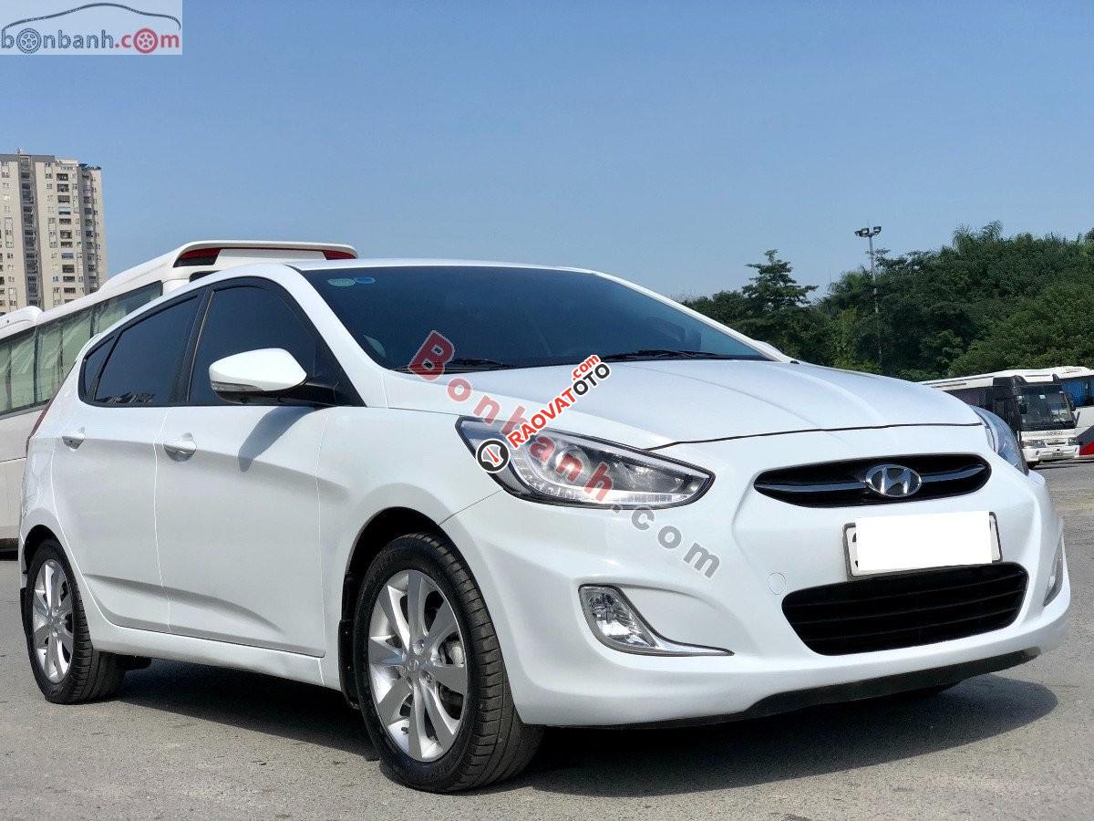 Cần bán lại xe Hyundai Accent 1.4 AT sản xuất 2016, màu trắng, nhập khẩu nguyên chiếc-2