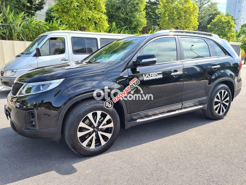 Bán Kia Sorento 2.4AT năm sản xuất 2016, màu đen, giá tốt-1