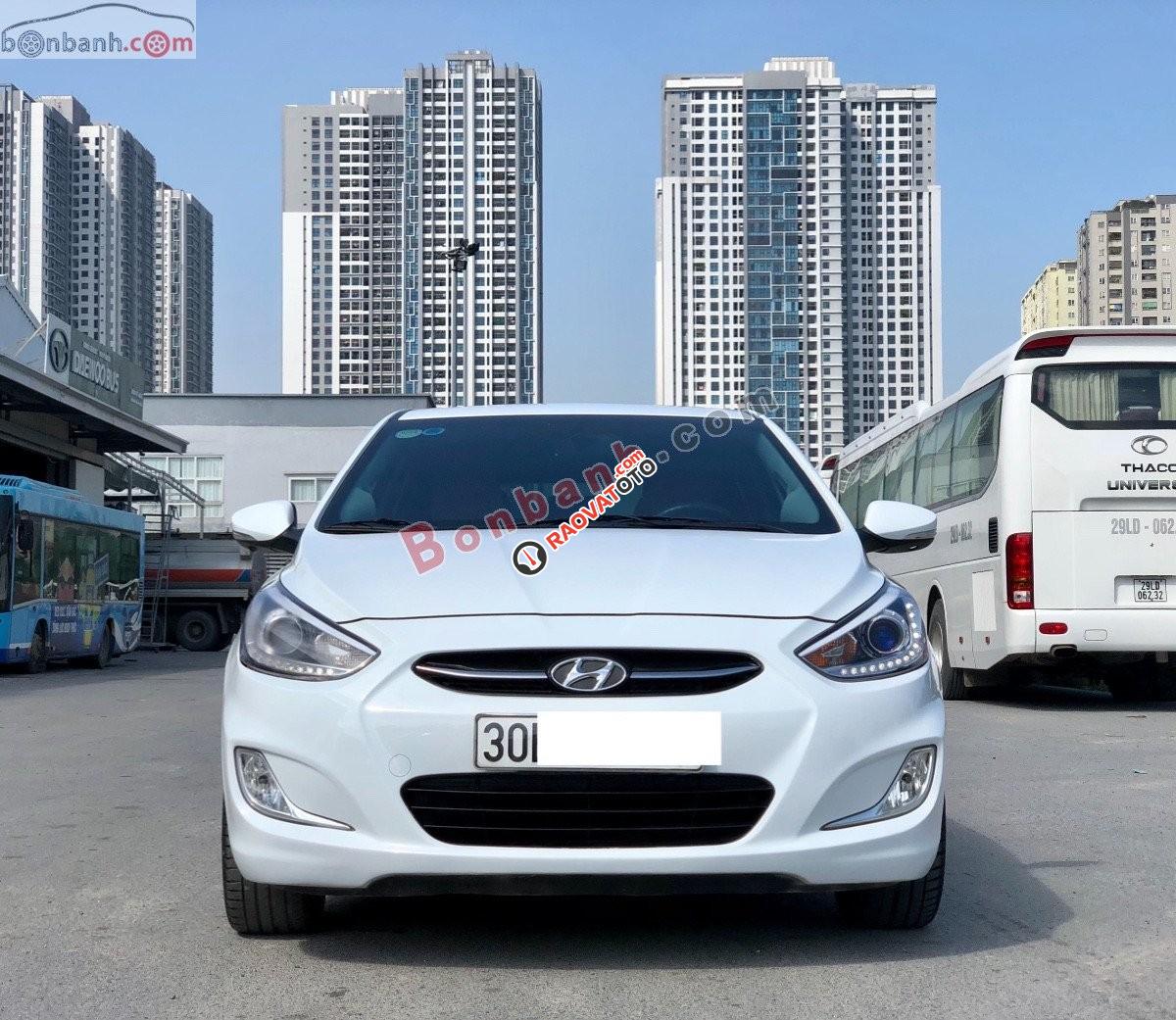 Cần bán lại xe Hyundai Accent 1.4 AT sản xuất 2016, màu trắng, nhập khẩu nguyên chiếc-1