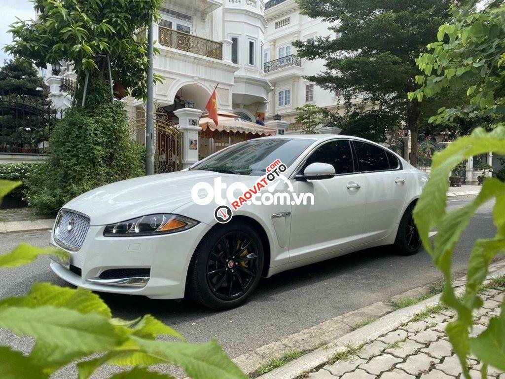 Bán Jaguar XF 2.0L 2014, màu trắng, nhập khẩu nguyên chiếc-6