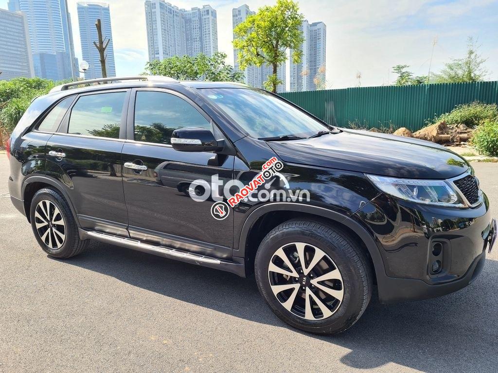 Bán Kia Sorento 2.4AT năm sản xuất 2016, màu đen, giá tốt-3