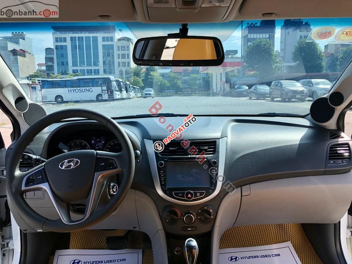 Cần bán lại xe Hyundai Accent 1.4 AT sản xuất 2016, màu trắng, nhập khẩu nguyên chiếc-8