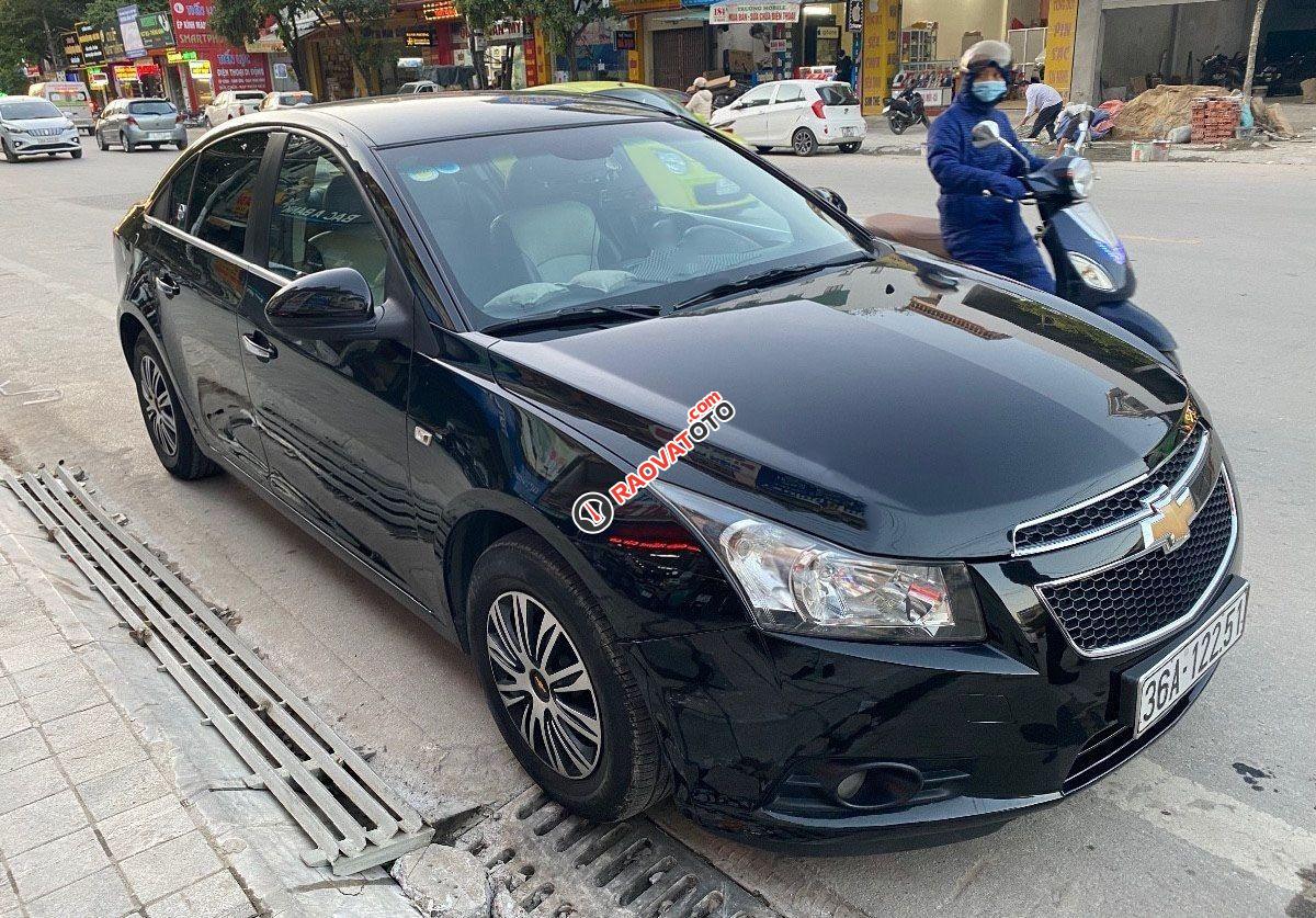 Cần bán Chevrolet Cruze LS năm 2011, màu đen-3