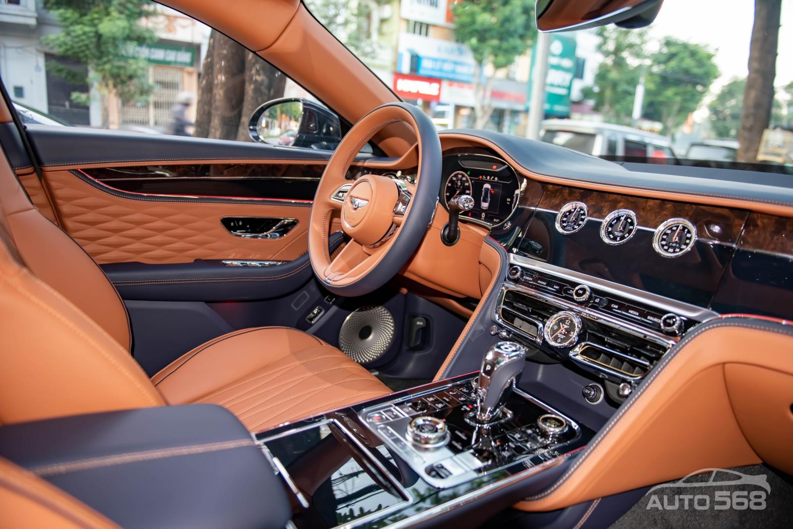 Bán ô tô Bentley Flying Spur V8 04 seats 2022, màu xanh đen, xe giao ngay-5