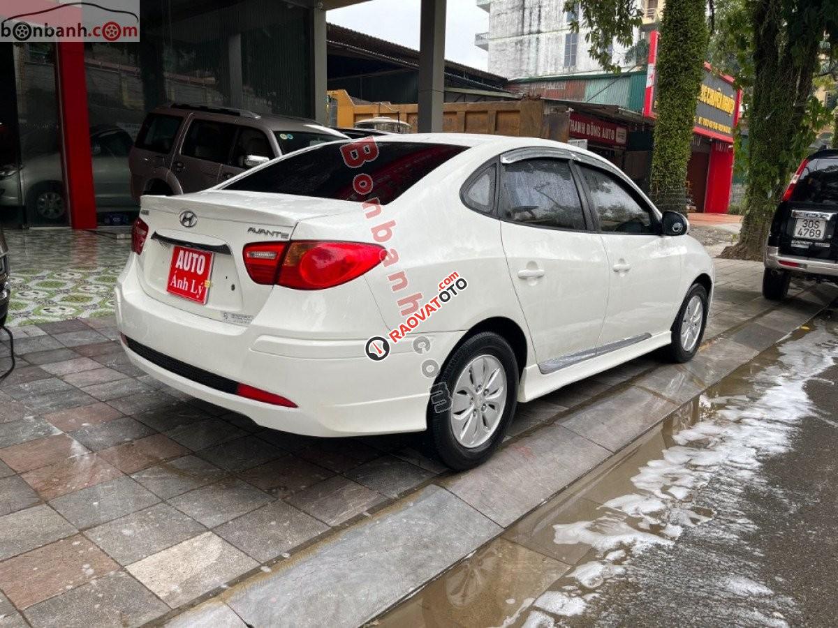 Bán ô tô Hyundai Avante 1.6 MT đời 2014, màu trắng-9