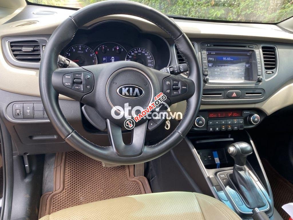 Bán xe Kia Rondo 2.0GAT năm sản xuất 2016, màu đen-7