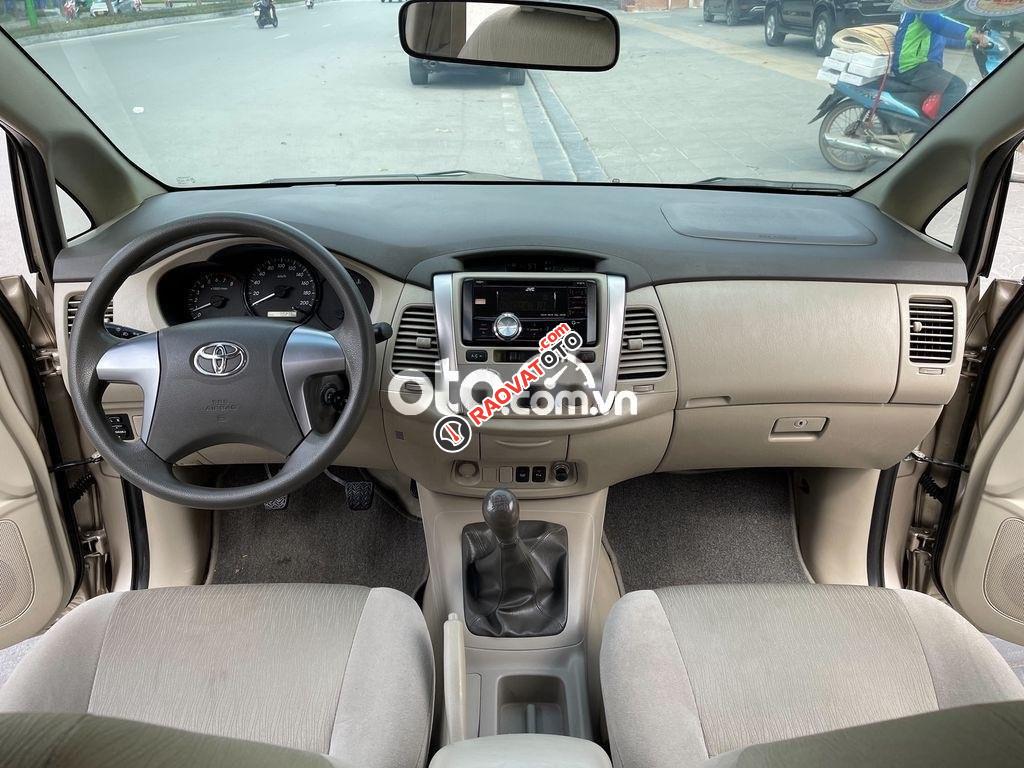 Cần bán gấp Toyota Innova 2.0E 2014-7