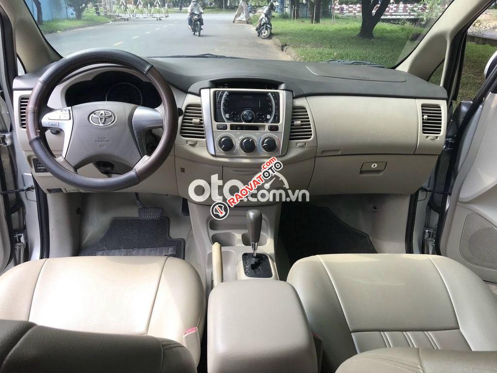 Cần bán gấp Toyota Innova G đời 2016, màu bạc số tự động-2