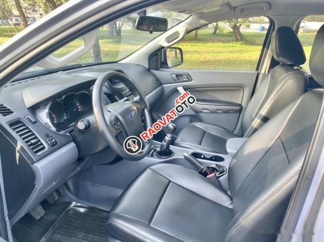 Cần bán xe Ford Ranger XLS 2.2L 4x2 MT năm sản xuất 2017, màu xám-4