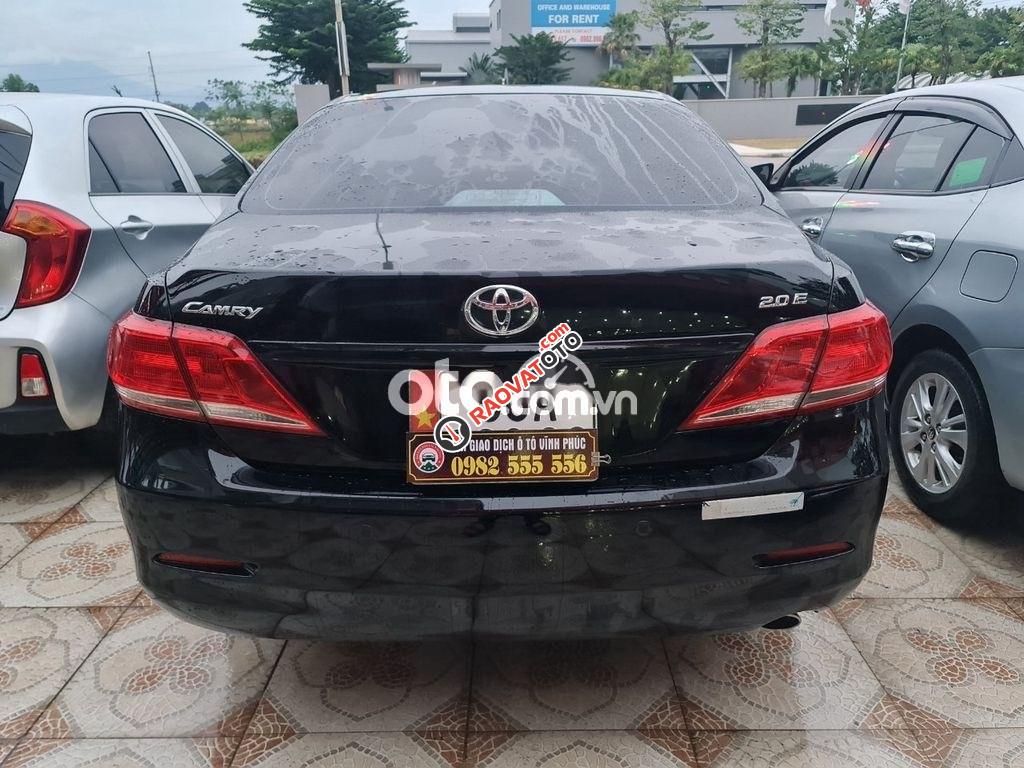 Bán Toyota Camry 2.0E năm sản xuất 2011, màu đen-9