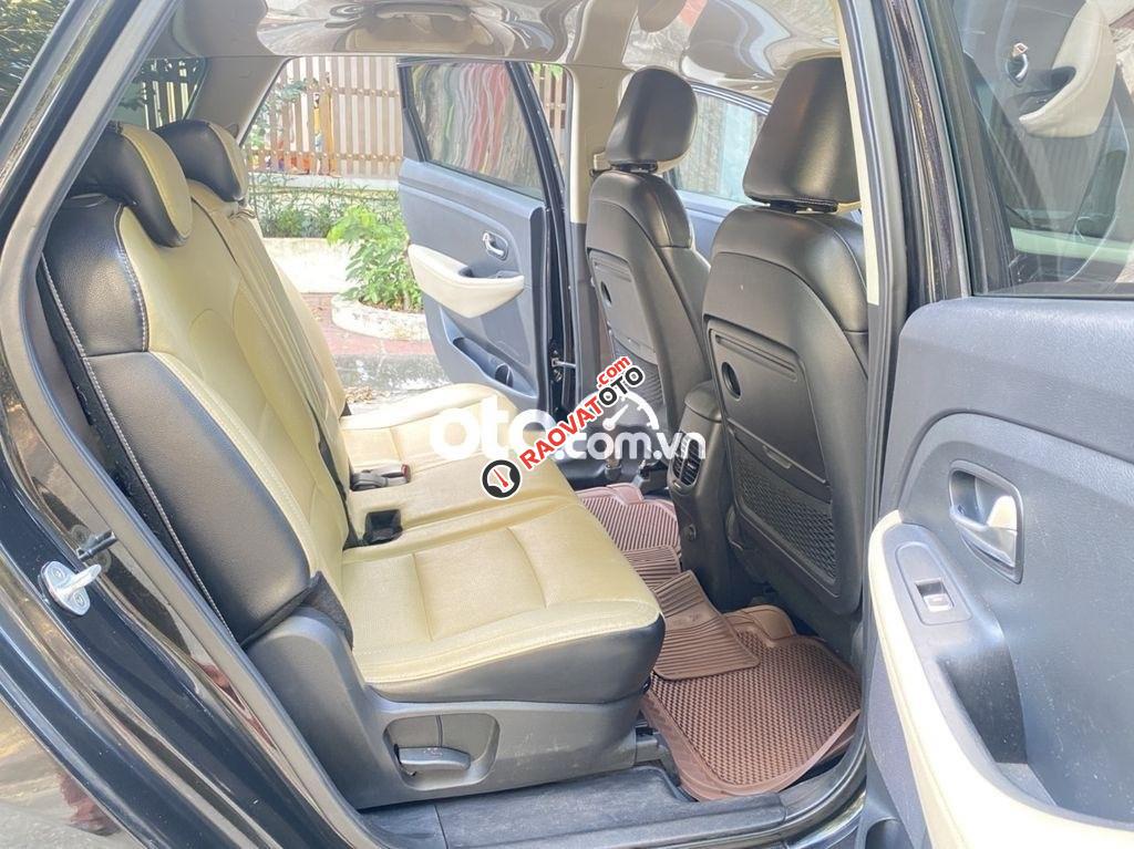 Bán xe Kia Rondo 2.0GAT năm sản xuất 2016, màu đen-8