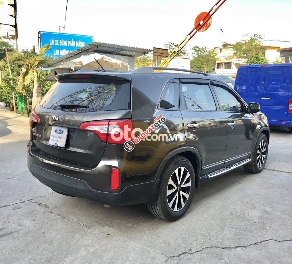 Cần bán lại xe Kia Sorento 2.4GAT đời 2016 xe gia đình-3