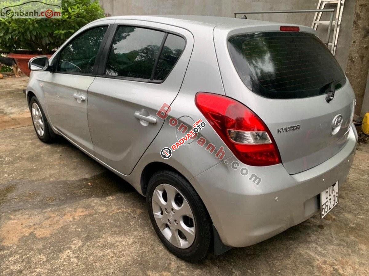 Bán xe Hyundai i20 1.4 AT đời 2010, màu bạc, nhập khẩu giá cạnh tranh-2