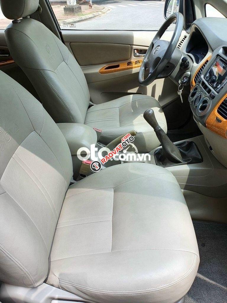 Bán xe Toyota Innova MT đời 2011-2