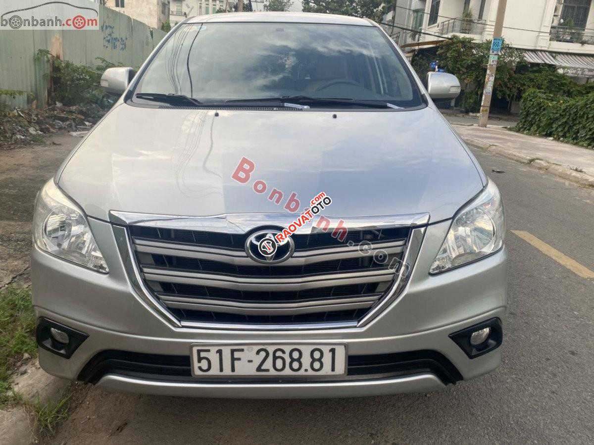 Bán Toyota Innova G sản xuất 2015, màu bạc còn mới-0