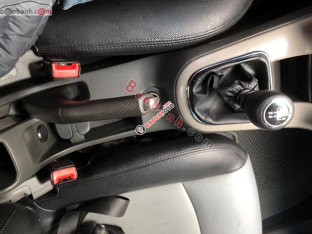 Bán Chevrolet Cruze MT năm sản xuất 2011, màu đen-4