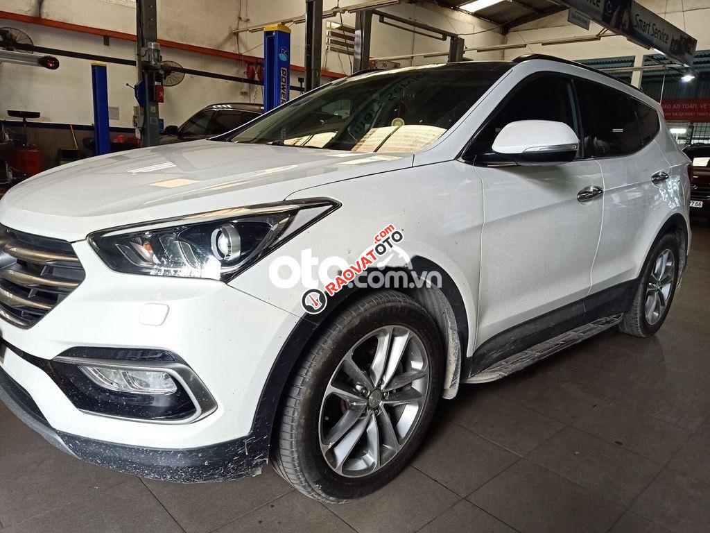 Cần bán xe Hyundai Santa Fe 2.2CRDI 2017, màu trắng giá cạnh tranh-8