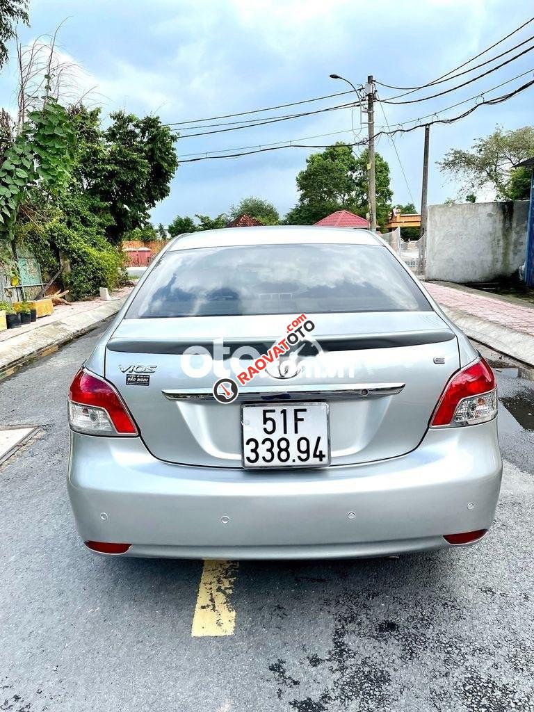 Bán xe Toyota Vios E năm sản xuất 2009, màu bạc số sàn-8