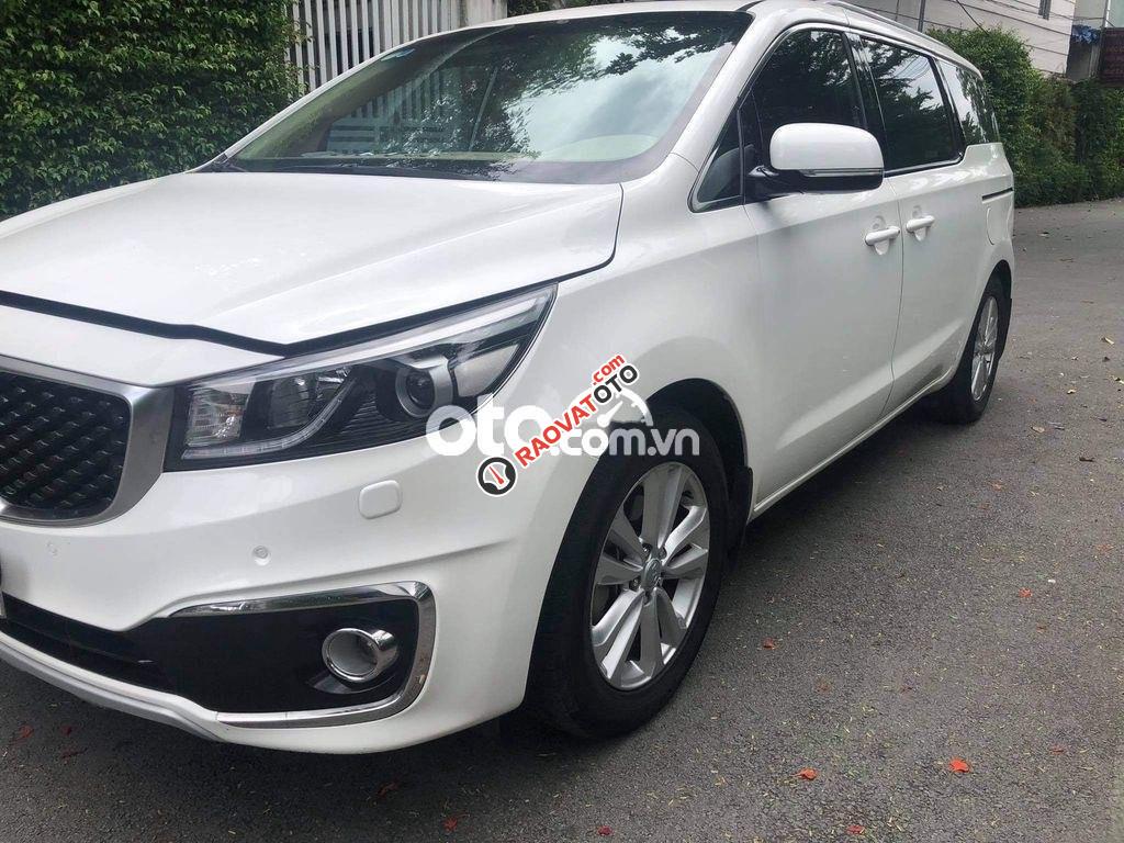 Cần bán xe Kia Sedona DATH sản xuất năm 2016, màu trắng chính chủ, 775 triệu-1