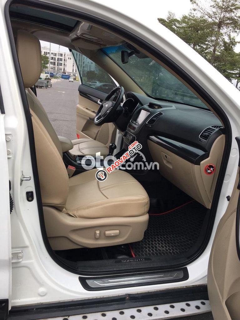 Cần bán xe Kia Sorento DATH sản xuất 2017, màu trắng số tự động -6