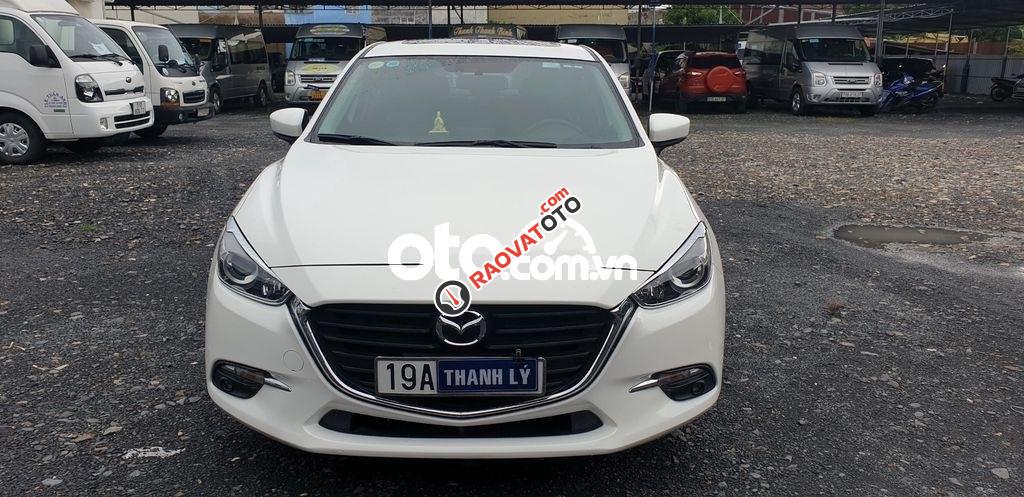 Cần bán gấp Mazda 3 Facelift sản xuất 2017, màu trắng-7