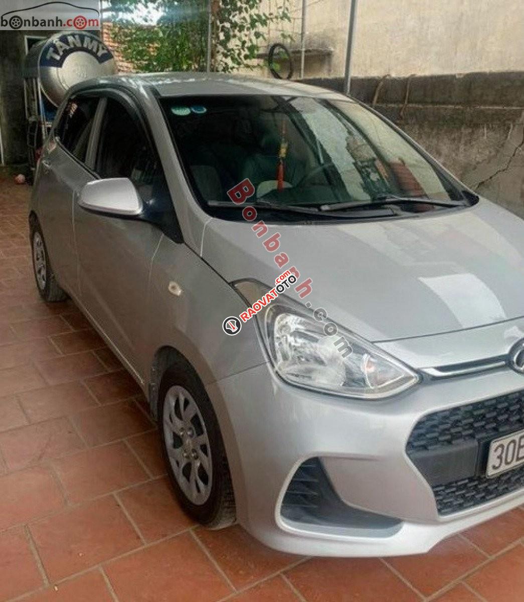 Bán Hyundai Grand i10 1.0 MT Base đời 2017, màu bạc, xe nhập giá cạnh tranh-3