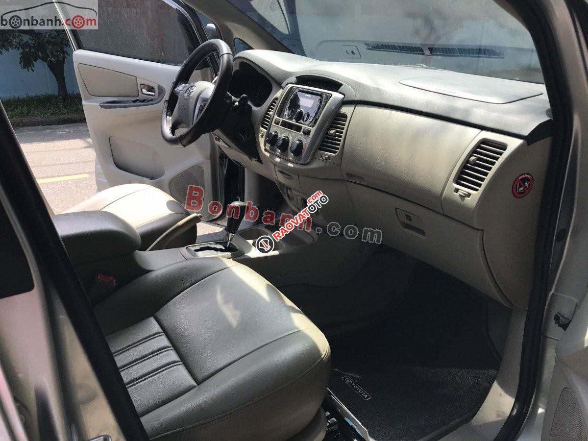 Bán xe Toyota Innova G sản xuất năm 2016, màu bạc, giá tốt-2