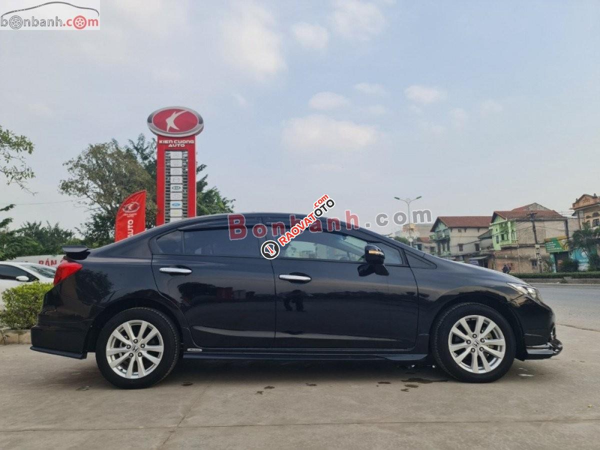 Cần bán xe Honda Civic 2.0 AT sản xuất 2016, màu đen xe gia đình-4