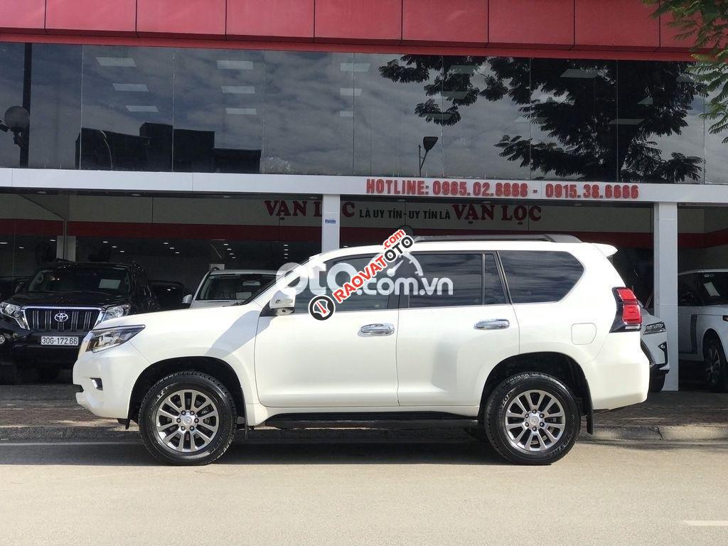 Bán xe Toyota Prado năm sản xuất 2018, nhập khẩu nguyên chiếc-9