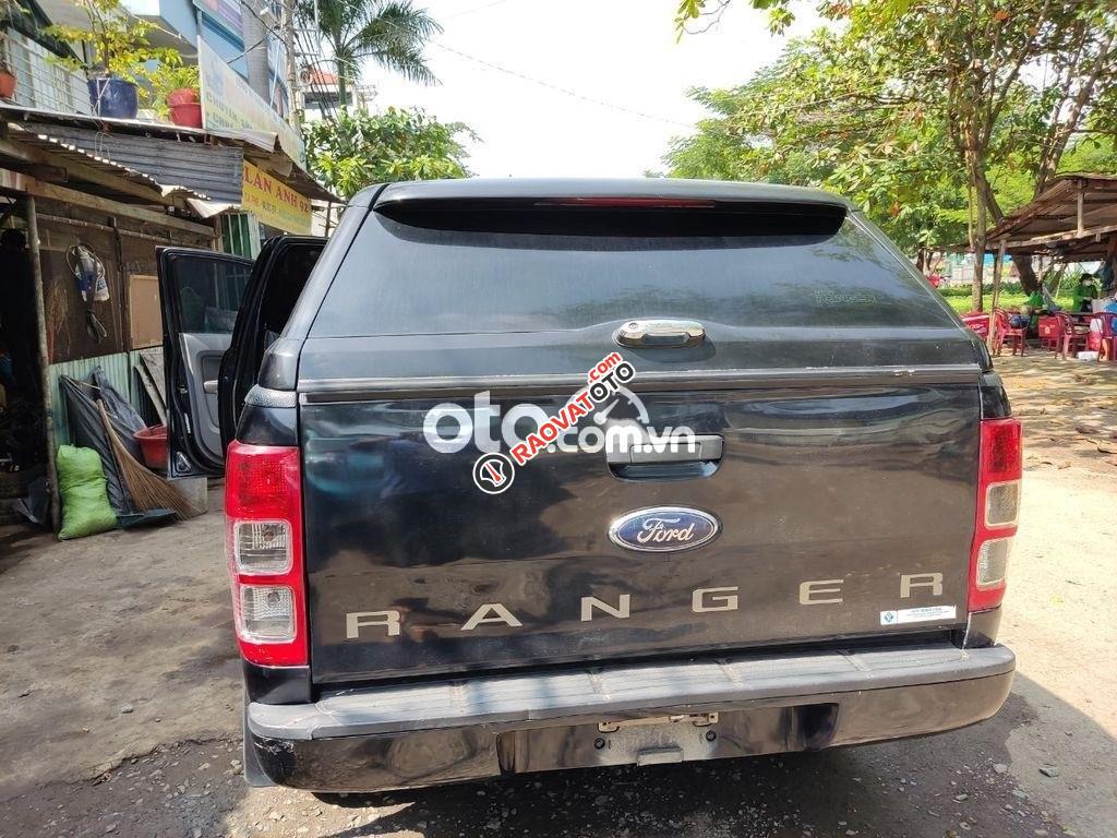 Bán Ford Ranger XLT 2013, màu đen, xe nhập số sàn, giá tốt-2